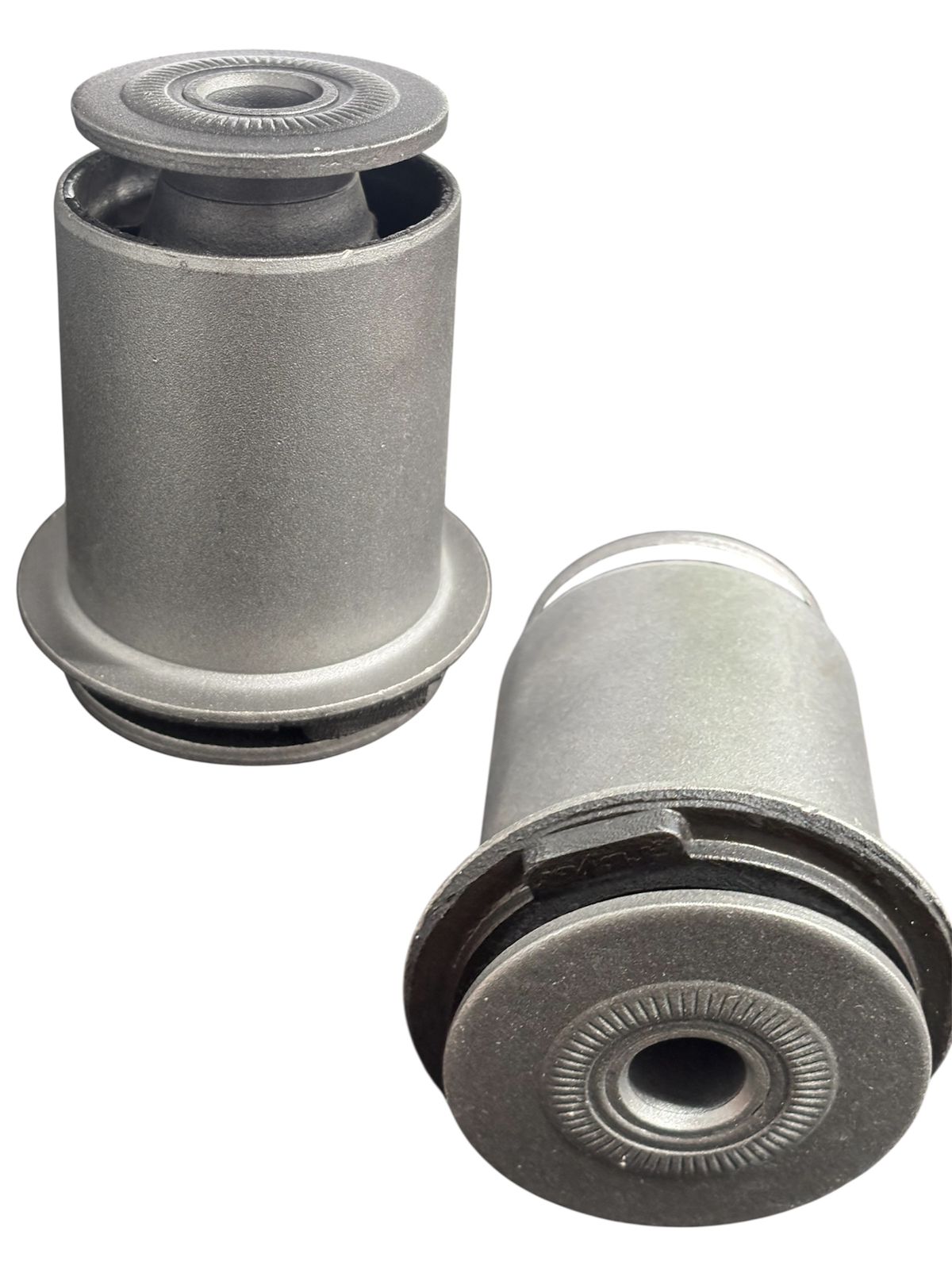 BUJE GRANDE PARRILLA INFERIOR HILUX/SW4 05-15